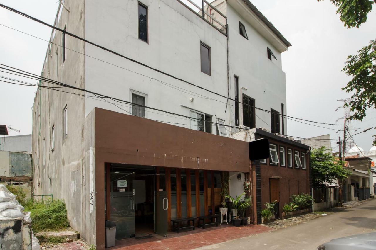 Reddoorz Syariah At Taman Bendungan Asahan Jakarta Exterior photo